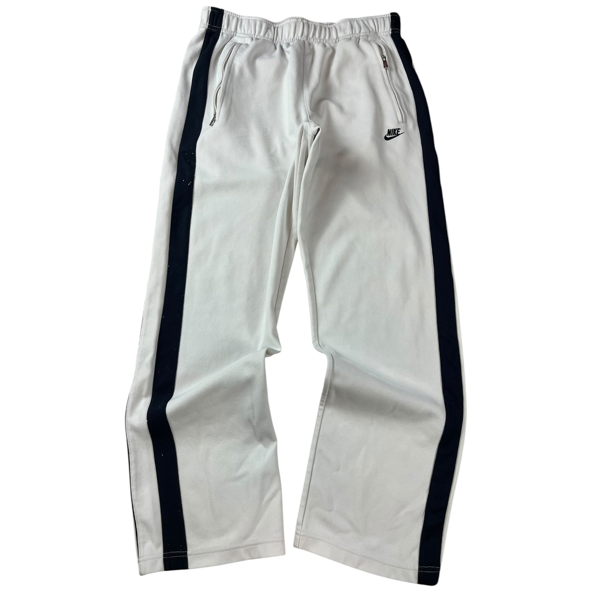 Nike Jogger schwarz weiß baggy Fit Frontansicht